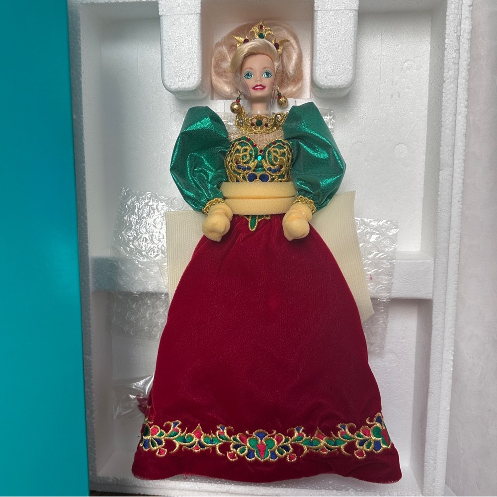 Holiday Jewel Barbie Doll Porcelain Timeless Creations‎ Collectible 1995 Mattel